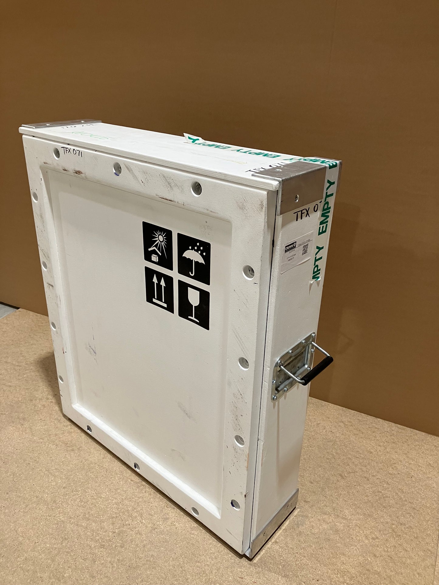 Used picture case 77 x 21.5 x 90 cms (LDH)