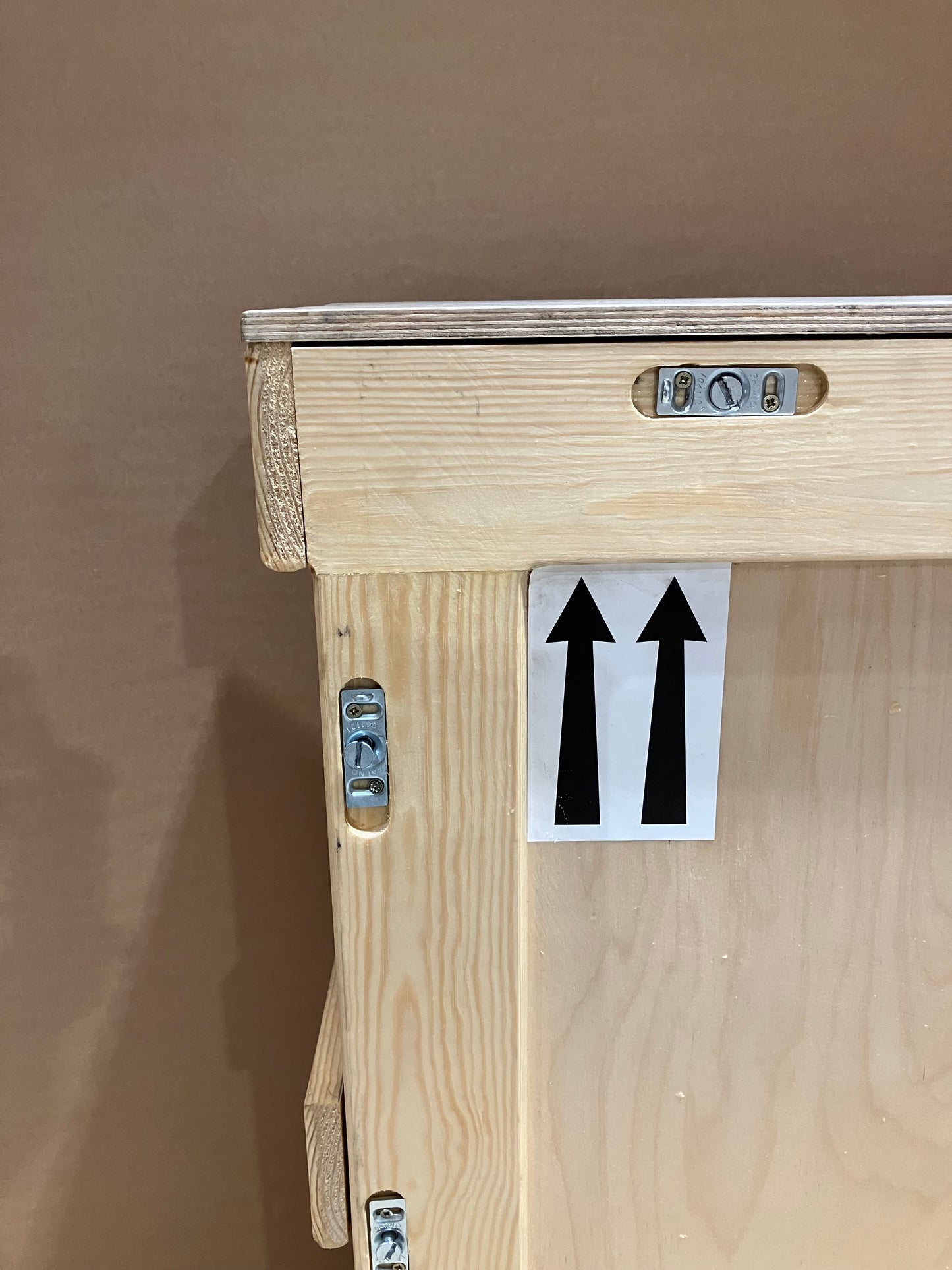 Used Museum case 122 x 30 x 103 cms (LDH)