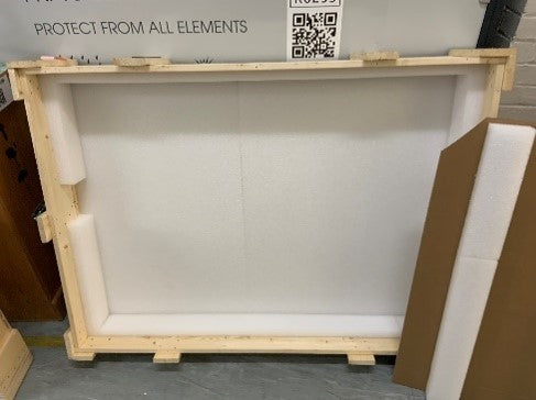 Used picture case 146 x 27 x 108 cms (LxDxH)
